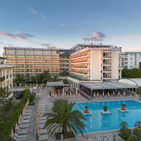 Palace 4* ביביונה