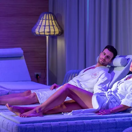 Palace 4* بيبيوني